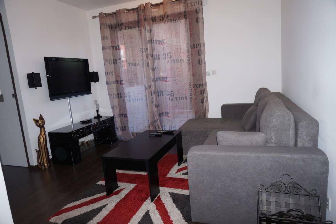 F1 De 36M2 Avec Terrasse Et Parking Privatif. Apartamento La Roquette-sur-Siagne Exterior foto